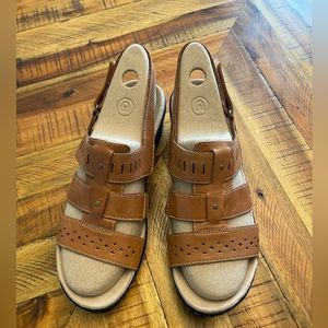 Collection by CLARKS, Size 9.5 comfort sandal